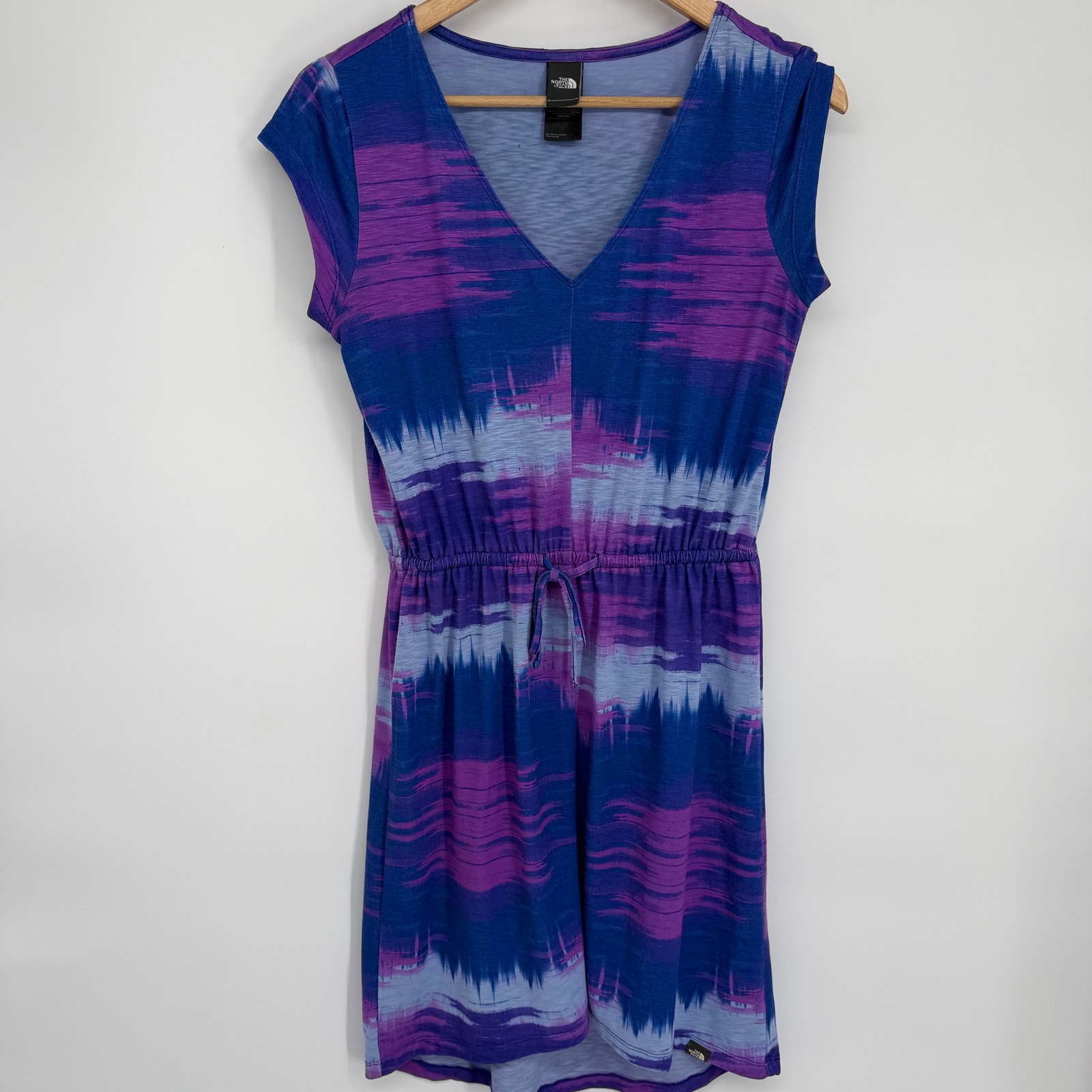 The North Face Dress Womens Small Blue & Purple Lightweight Outdoor Hiking Beach